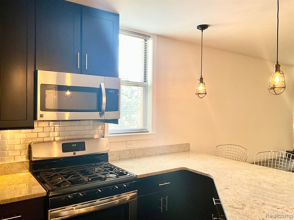 1675 CASS LAKE Road, D, Keego Harbor, MI 48320 — Photo 10