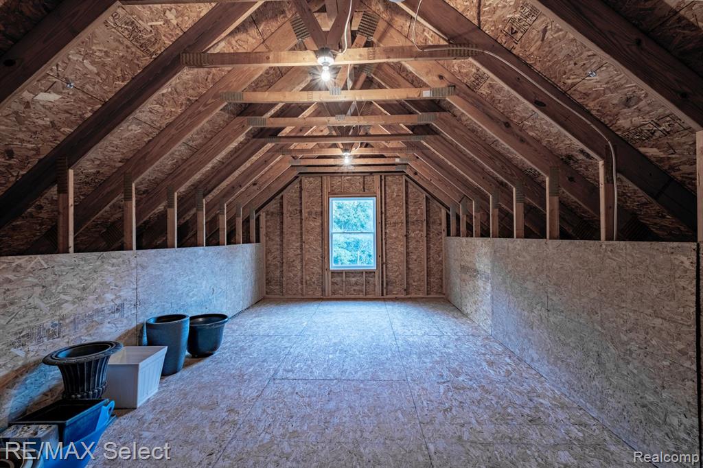 9388 MCMULLEN Circle, Fenton, MI 48430 — Photo 32