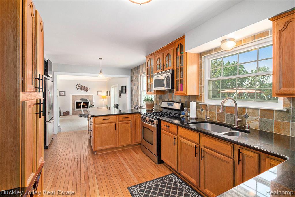 8900 Rickett Road, Brighton, MI 48116 — Photo 4