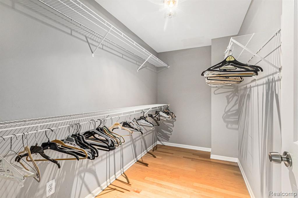 156 SANDY Lane, Walled Lake, MI 48390 — Photo 23