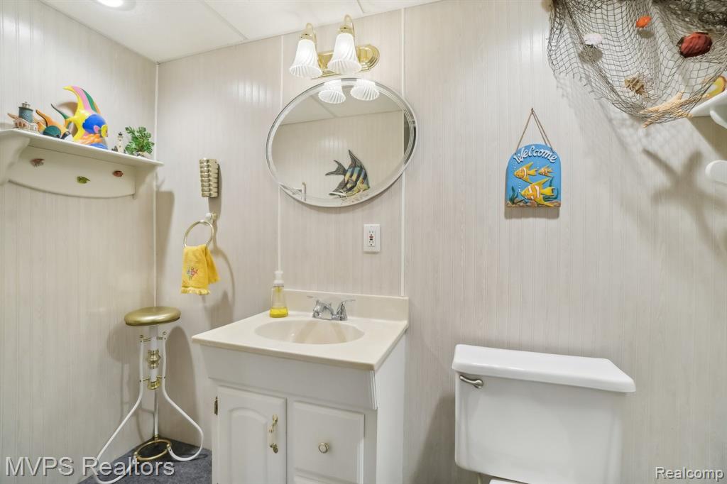 42610 ROYAL Lane, Clinton Twp, MI 48038 — Photo 18