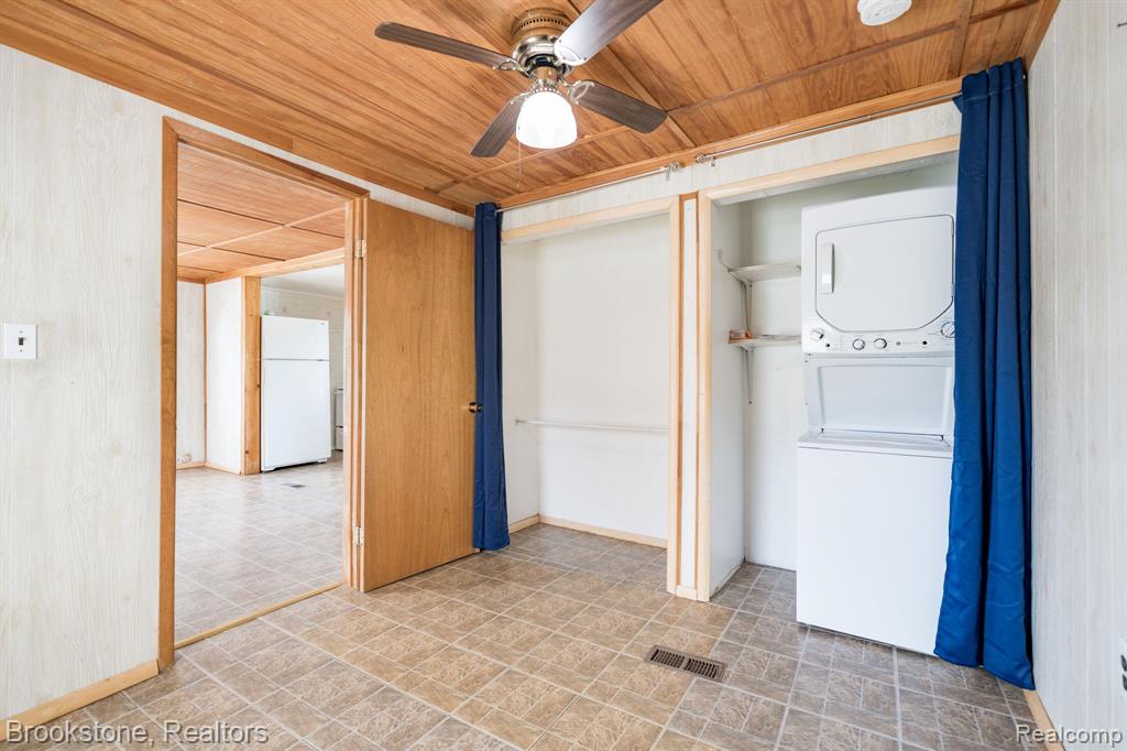 101 Tebeau Court, Auburn Hills, MI 48326 — Photo 10