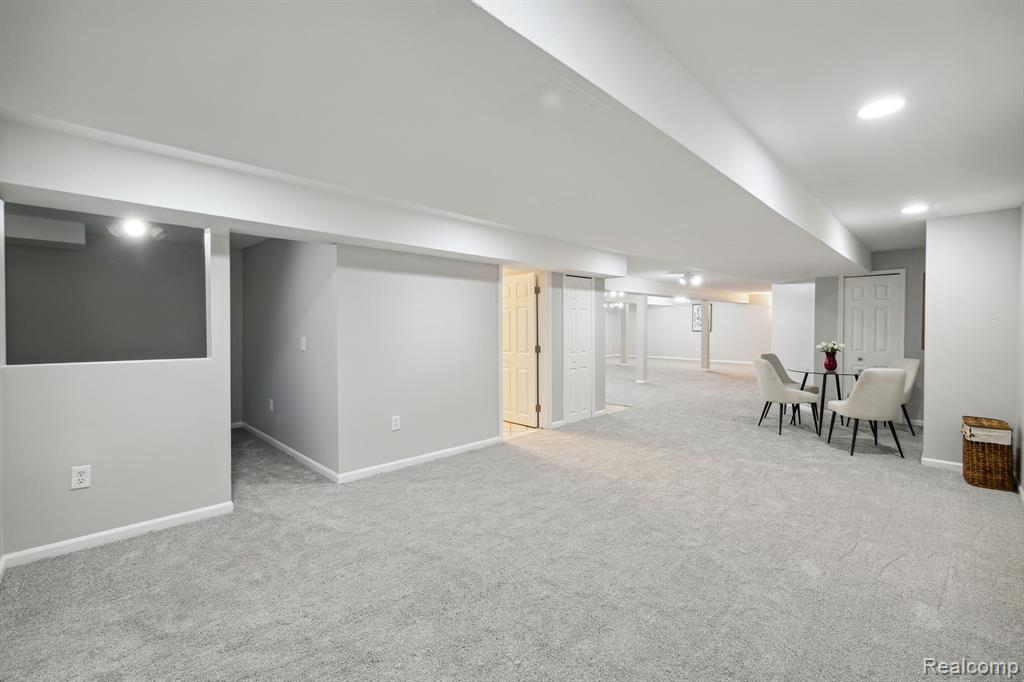45516 VIOLET Lane, Novi, MI — Photo 46