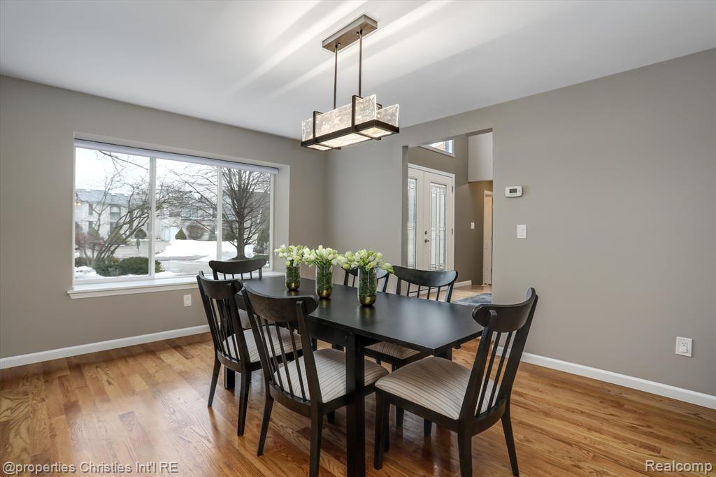 5896 NANEVA Court, West Bloomfield, MI — Photo 16