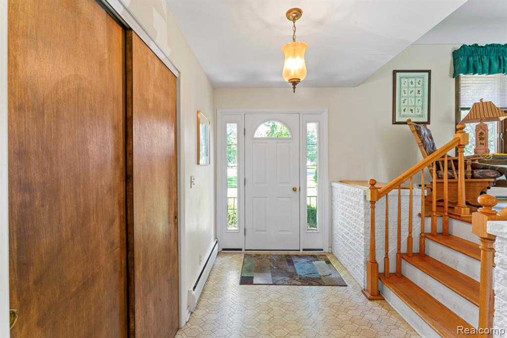 6158 Golfview Drive, Burton, MI 48509 — Photo 20