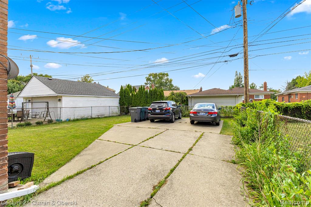 7925 Pinehurst Street, Dearborn, MI 48126 — Photo 37