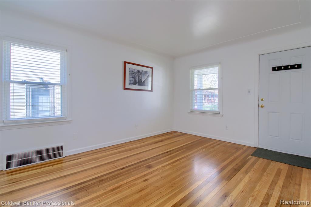 9951 TECUMSEH, Redford, MI 48239 — Photo 5