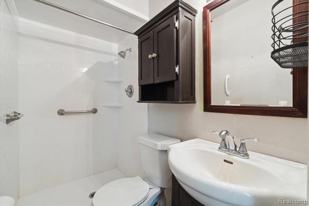 4269 POST Drive, Flint, MI 48532 — Photo 23