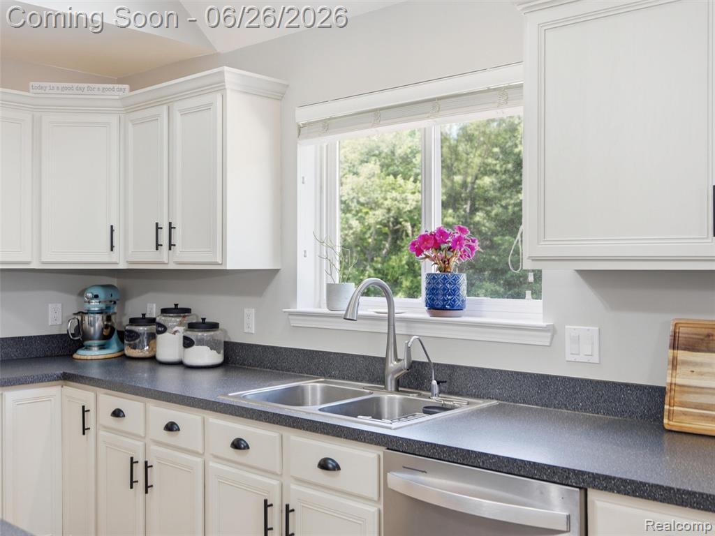 4974 Menominee Lane, Clarkston, MI 48348 — Photo 21