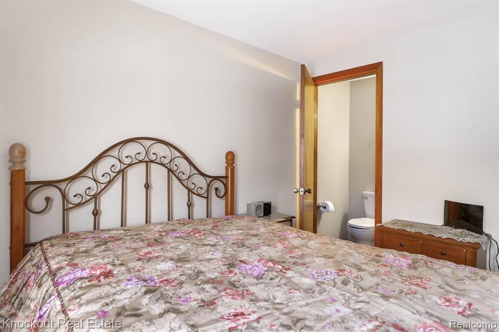 4 MARY LANE COURT, Frankenmuth, MI 48734 — Photo 28