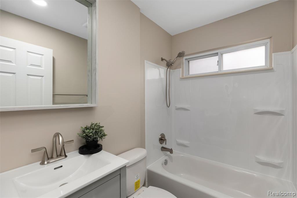 10819 Buchanan Street, Belleville, MI 48111 — Photo 16