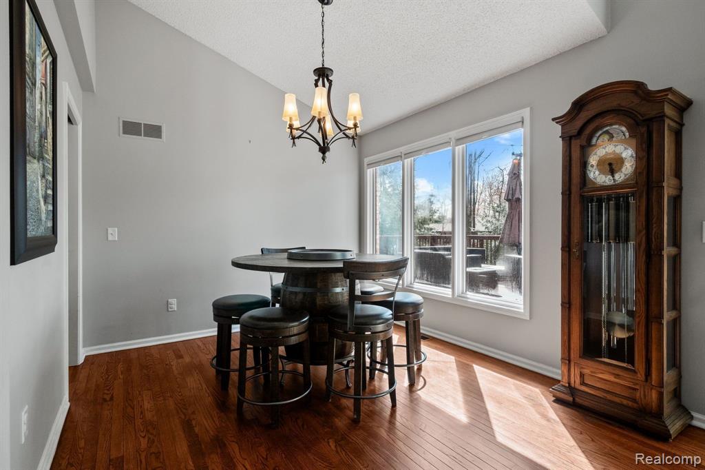 7111 Elder Court S, West Bloomfield, MI 48324 — Photo 15