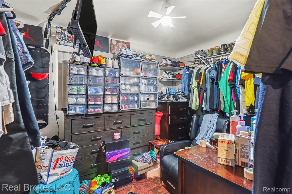 19115 Old Homestead Drive, Harper Woods, MI 48225 — Photo 19