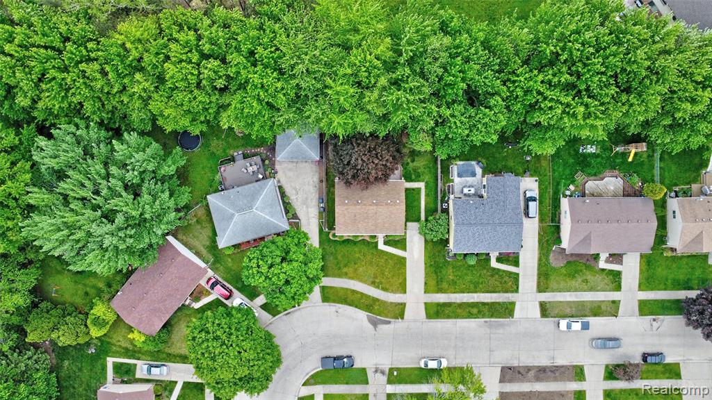 42428 Greenbrier Lane, Clinton Twp, MI 48038 — Photo 45