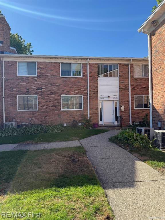 29638 Hoover Road, 638, Warren, MI 48093 — Photo 2