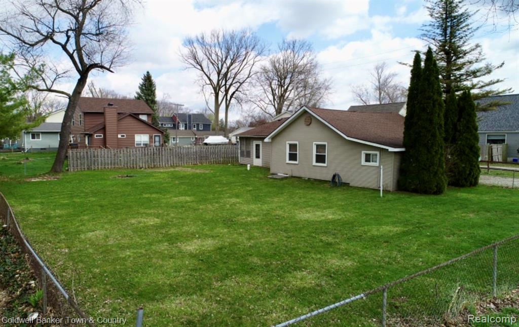 11720 Todds Lane, Whitmore Lake, MI 48189 — Photo 3