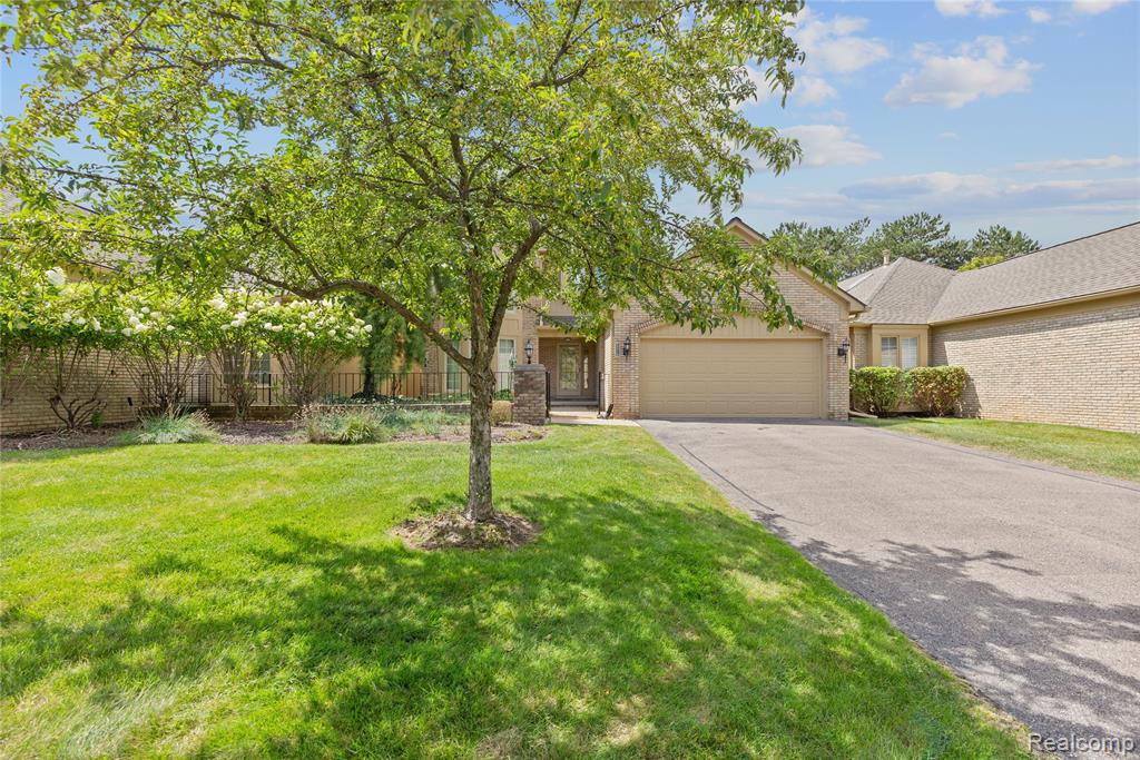 6579 Noble Road, West Bloomfield, MI — Photo 39