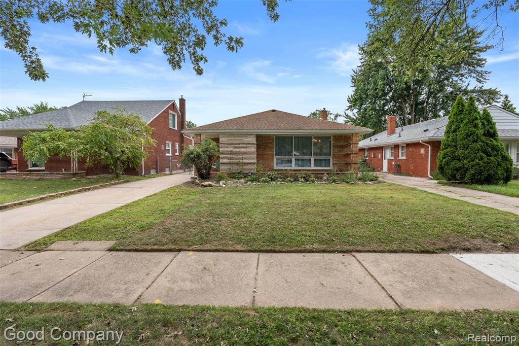 20428 Lennon Street, Harper Woods, MI 48225 — Photo 41
