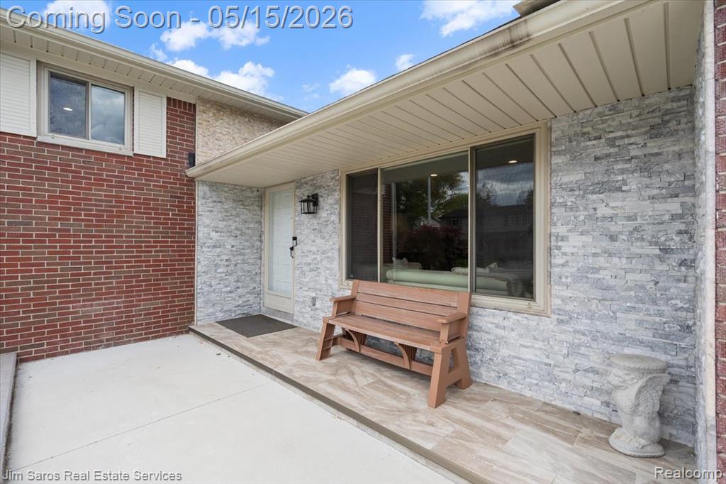 1024 Blairmoor Court, Grosse Pointe Woods, MI 48236 — Photo 5