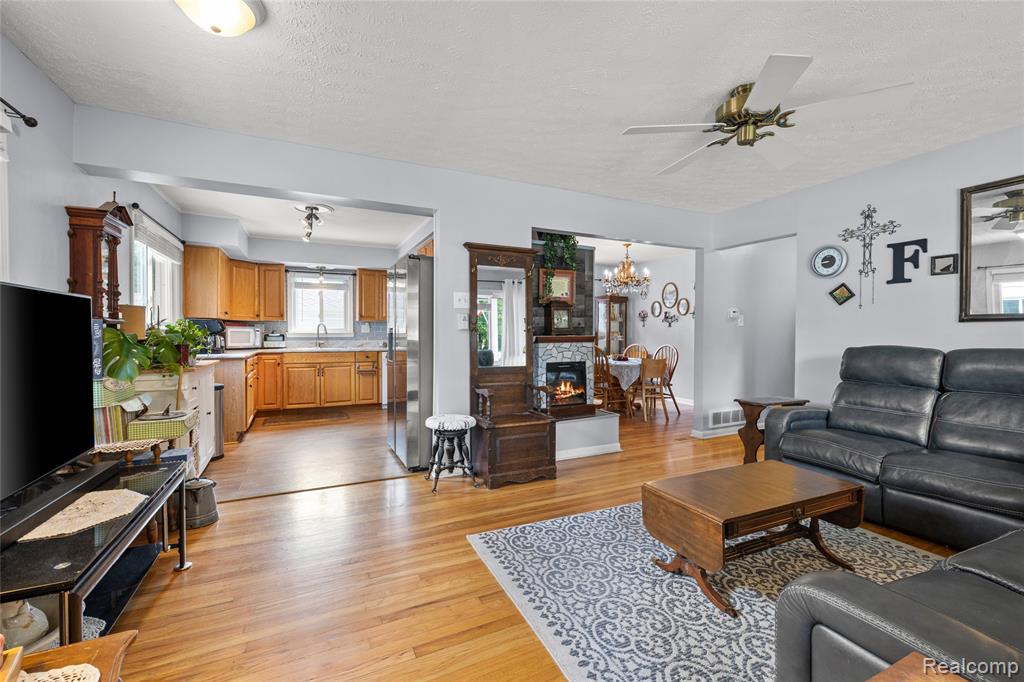 9015 Weddel Street, Taylor, MI 48180 — Photo 5