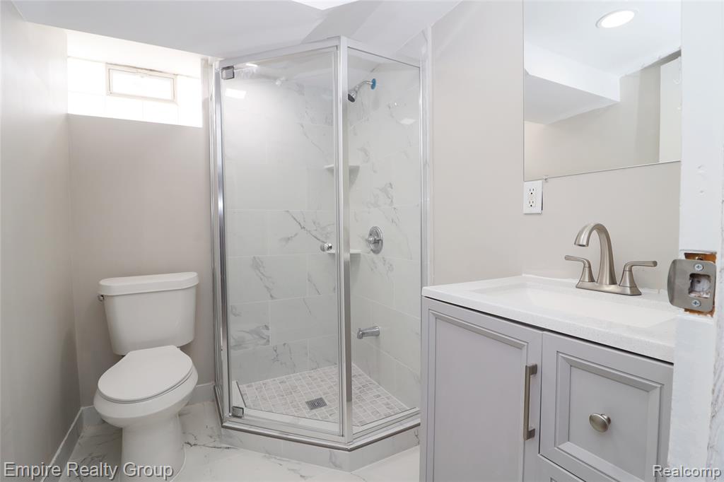 5743 N Highland Street, Dearborn Heights, MI 48127 — Photo 31