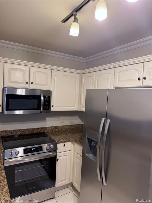 5709 HAMPSHIRE Lane, Ypsilanti, MI 48197 — Photo 9