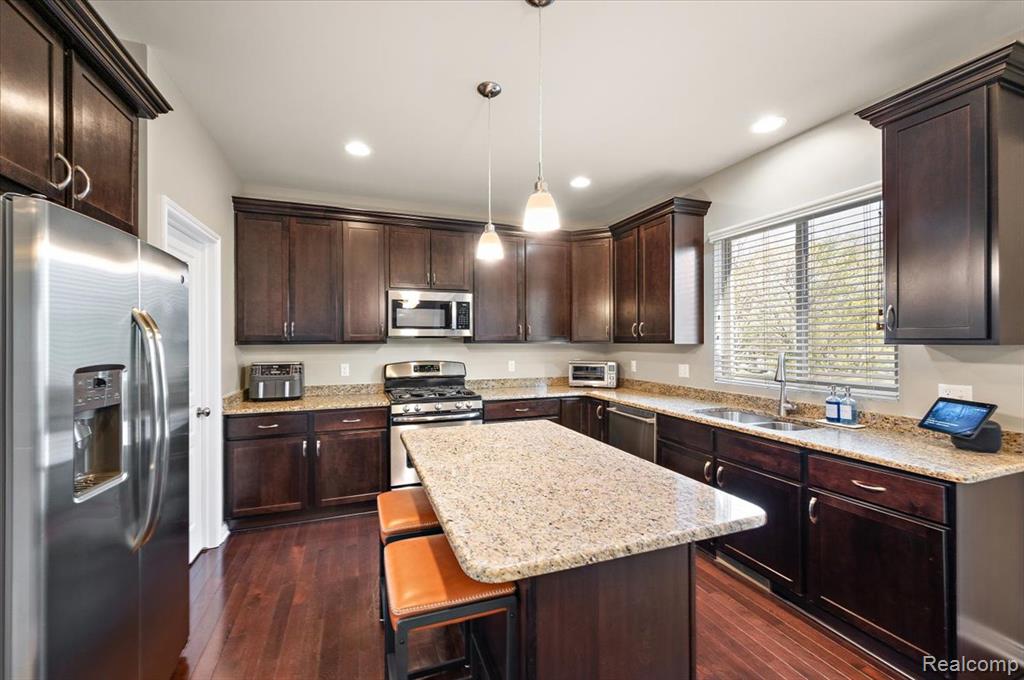 4366 S Lake Lane, Shelby Twp, MI 48316 — Photo 28