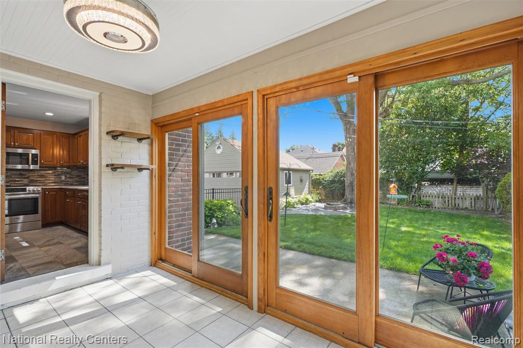 169 McKinley Avenue, Grosse Pointe Farms, MI 48236 — Photo 21