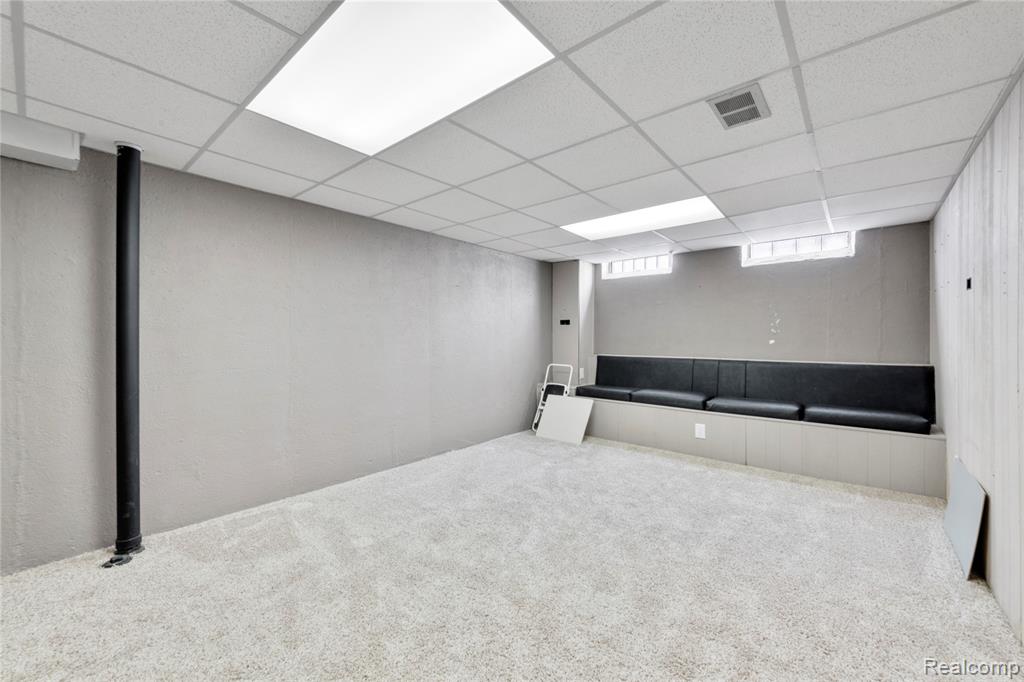 4902 Hubbard Drive, Troy, MI 48085 — Photo 28