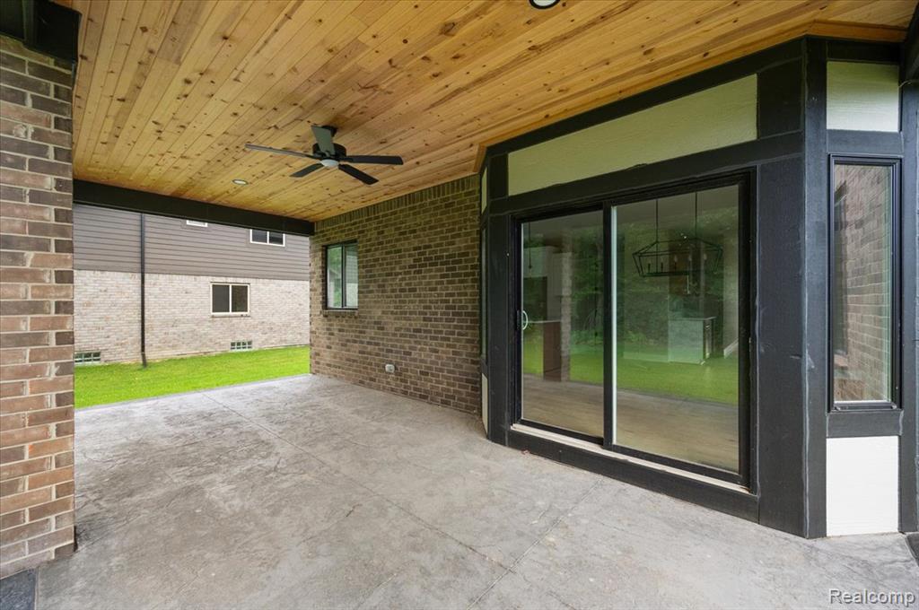 24318 Tullymore Drive, Macomb, MI 48042 — Photo 10