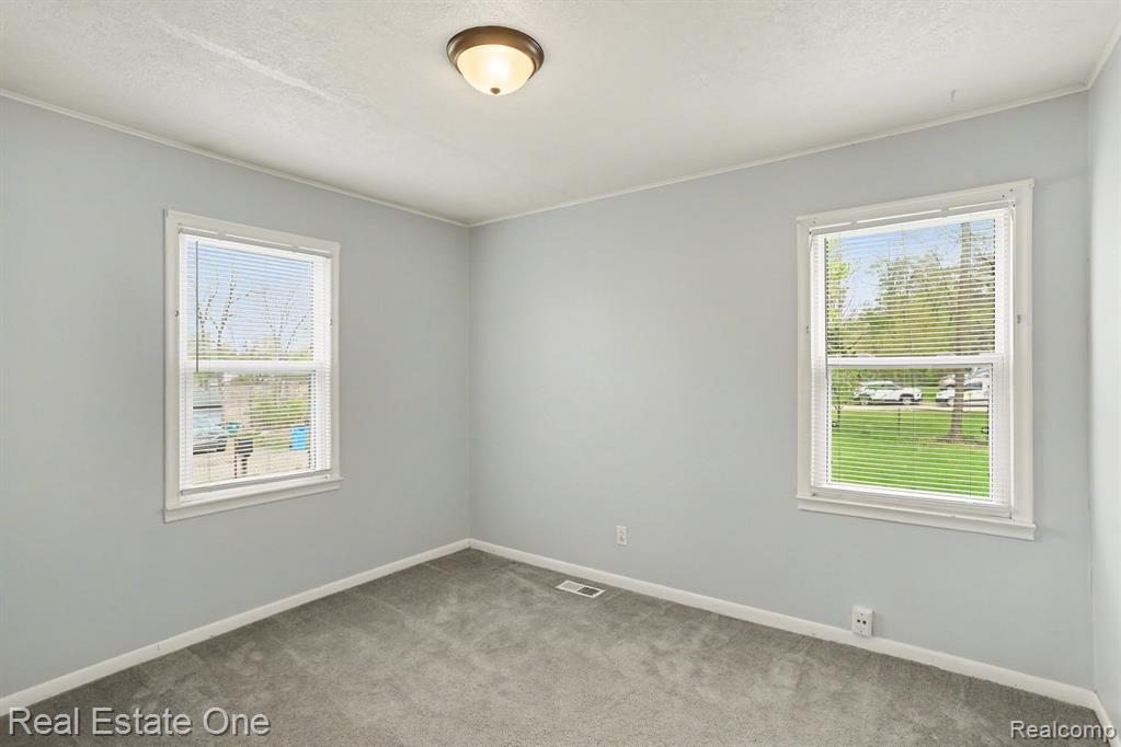 206 Steadfield Street, Commerce Twp, MI 48382 — Photo 11