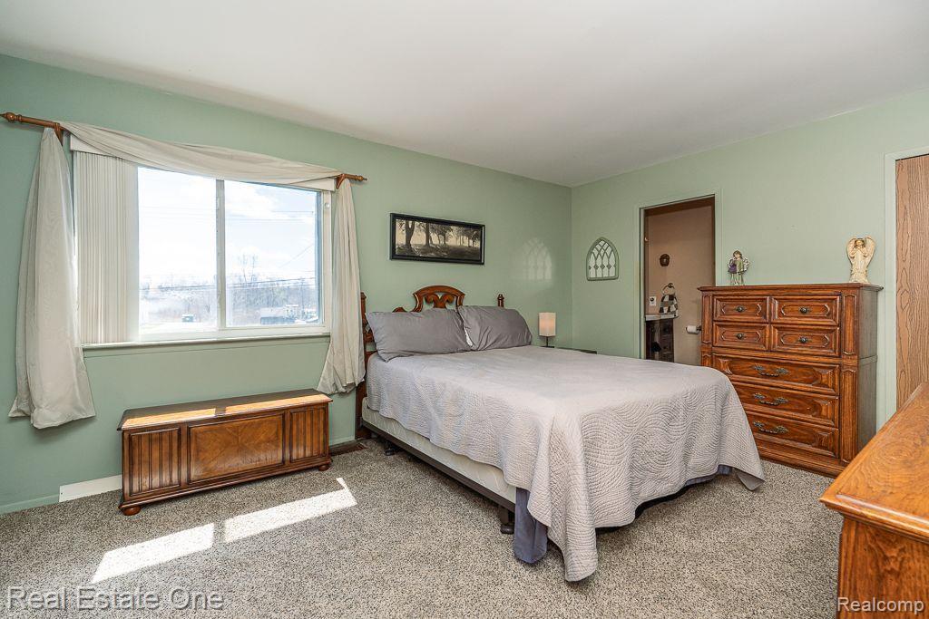 6472 LOCHAVEN Lane, Waterford, MI 48327 — Photo 12