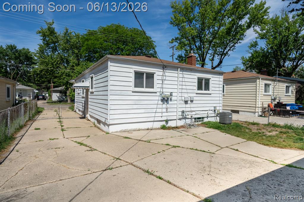 4929 Dudley Street, Dearborn Heights, MI 48125 — Photo 18