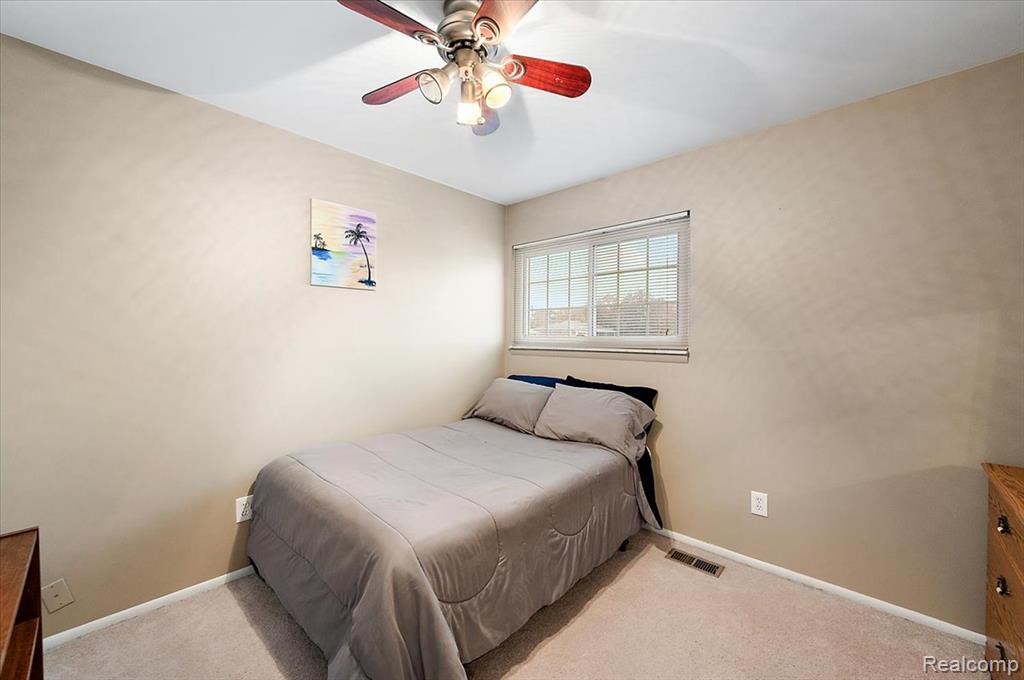 18053 S Wind Drive, Fraser, MI 48026 — Photo 33