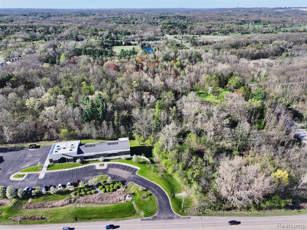 5920 PLEASANT VALLEY Road, Brighton, MI 48116 — Photo 15