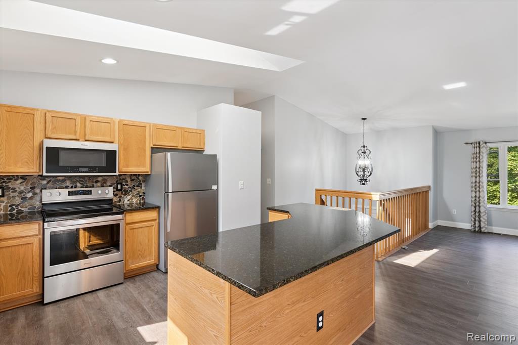 480 Andover Woods Drive, Fenton, MI 48430 — Photo 12