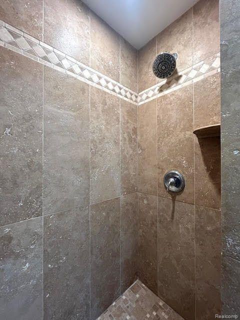 599 WILLARD Avenue, Rochester Hills, MI 48307 — Photo 32