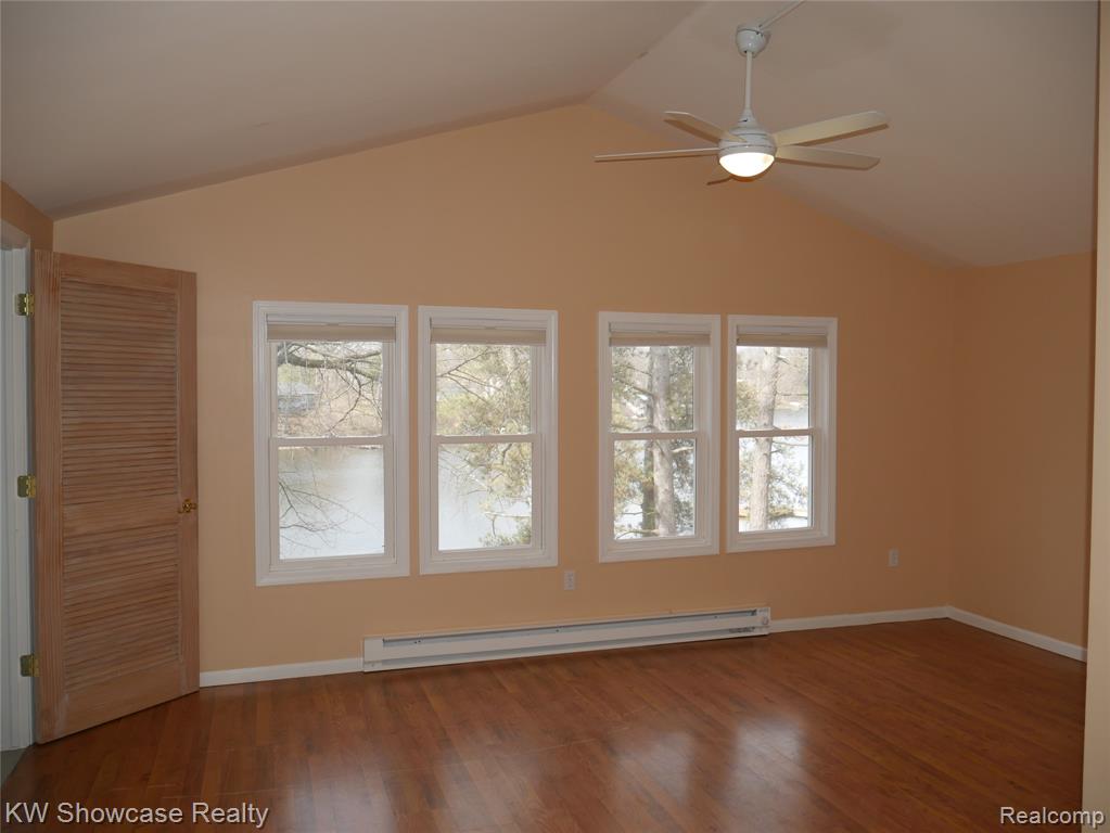 913 PEARSON Drive, Milford, MI 48381 — Photo 8
