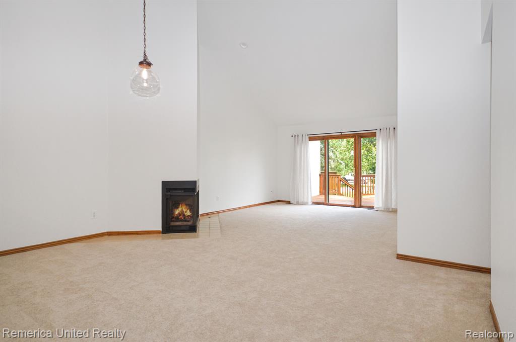 2781 HONEY SUCKLE Court, Wixom, MI 48393 — Photo 6