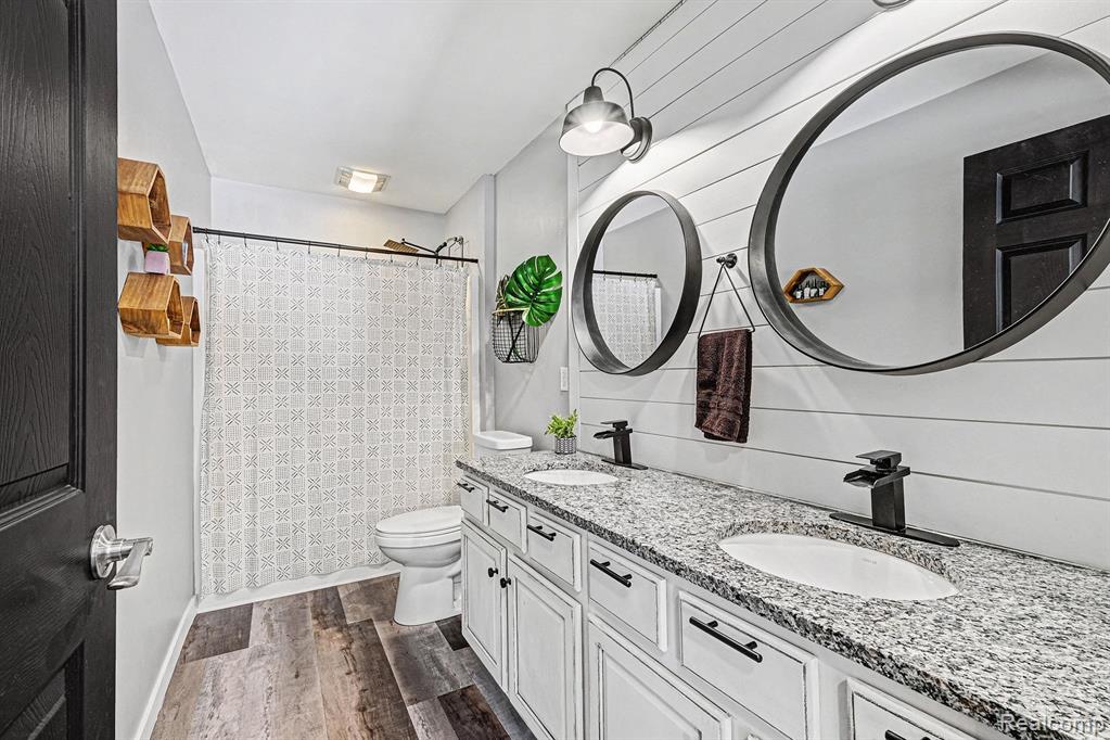 8375 Oxford Lane, Grand Blanc, MI 48439 — Photo 19