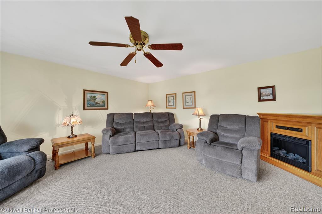 2010 Carol Drive, Lapeer, MI 48446 — Photo 4