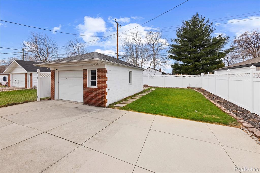 4692 McKinley Street, Dearborn Heights, MI 48125 — Photo 26