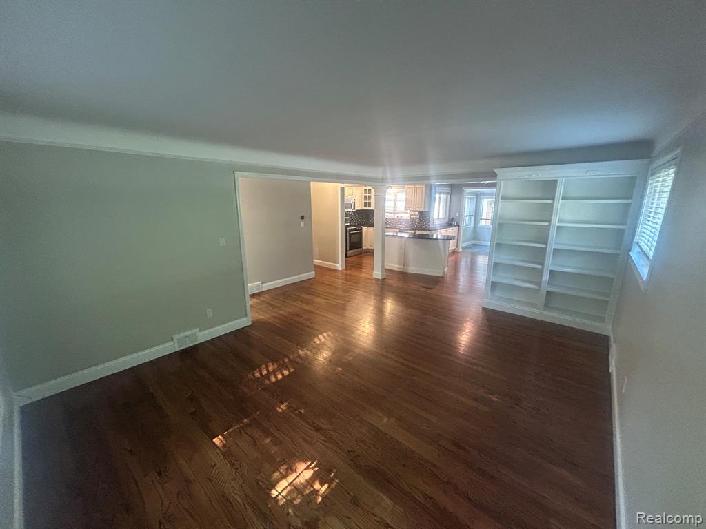 760 S EVERGREEN Street, Plymouth, MI 48170 — Photo 12