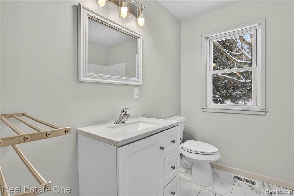 3267 Mills Acres Street, Flint, MI 48506 — Photo 24