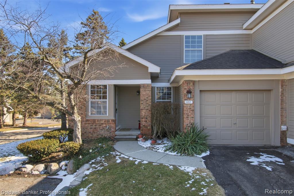 6821 Kindling Court, West Bloomfield, MI — Photo 2