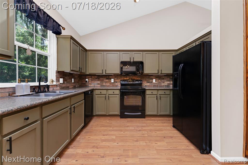 6496 Lake Meadow Drive, Waterford, MI 48327 — Photo 7