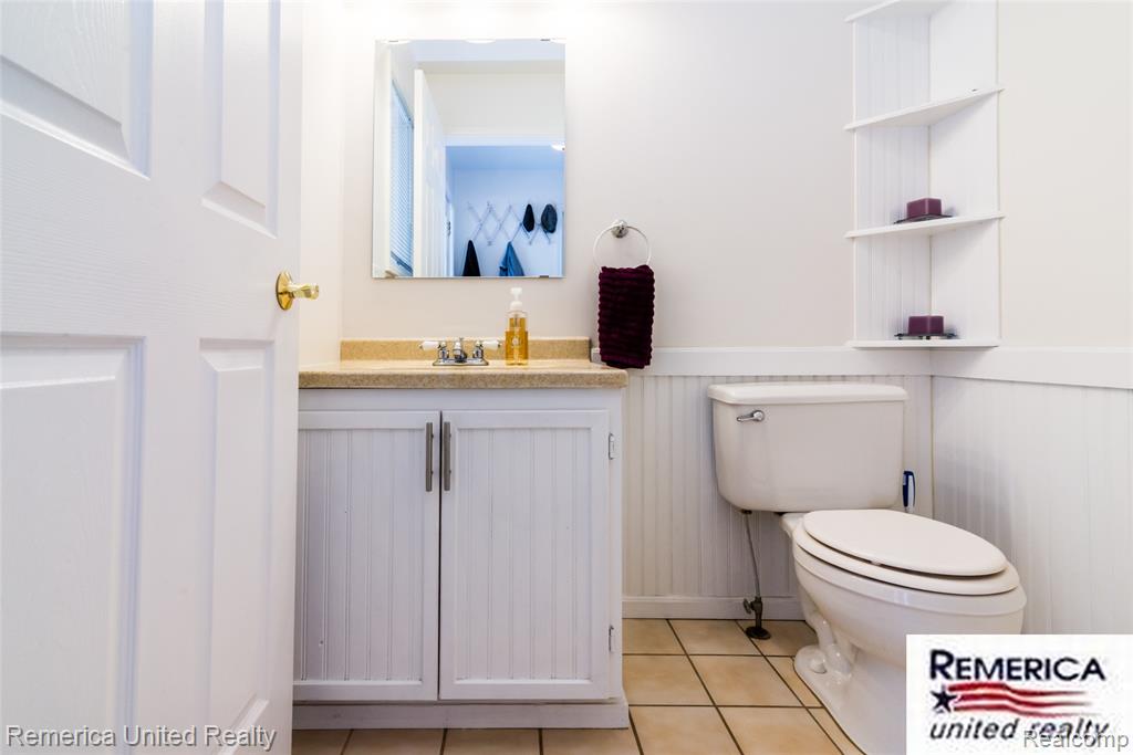 9852 Southlawn Circle, Jerome, MI 49249 — Photo 38