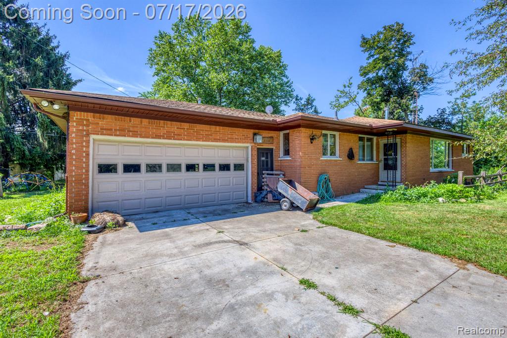 9805 Dolan Road, Columbus, MI — Photo 38