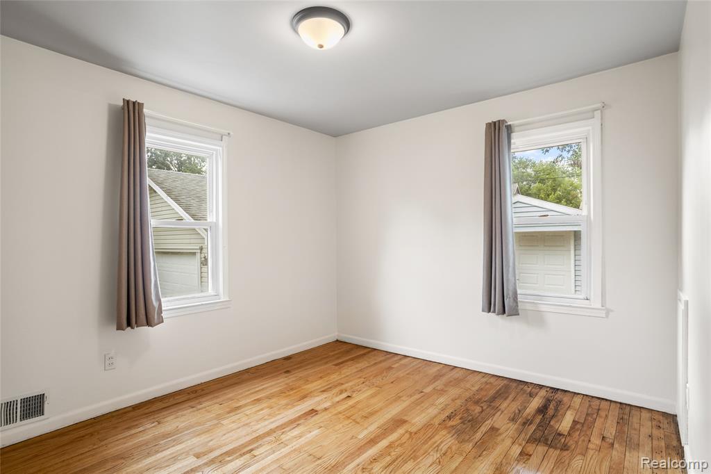 5427 NEWBERRY Street, Wayne, MI 48184 — Photo 15