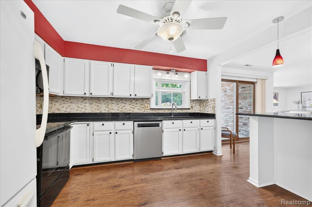 8421 Mathias, 11, Grosse Ile, MI 48138 — Photo 11